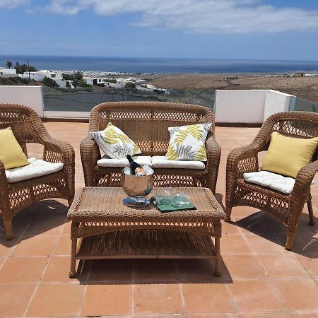 Villa Feliza Güime エクステリア 写真
